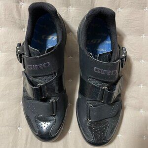 Giru bike shoes for serious bikers!  Black in size 7.